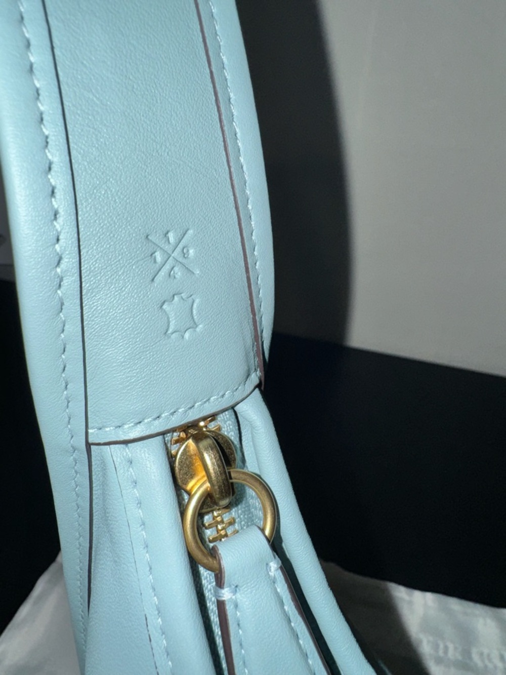 Coach Glove Tanned Leather Shoulder Bag in Light Blue- The Curve Zip Bag - Picture 8 of 8